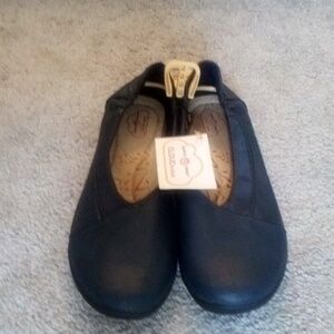 Navy Blue Slip-On Shoes - Earth Spirit - Sz 11 NWT!